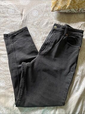 H&M Mom Jeans -Classic Black High-Waist Jeans